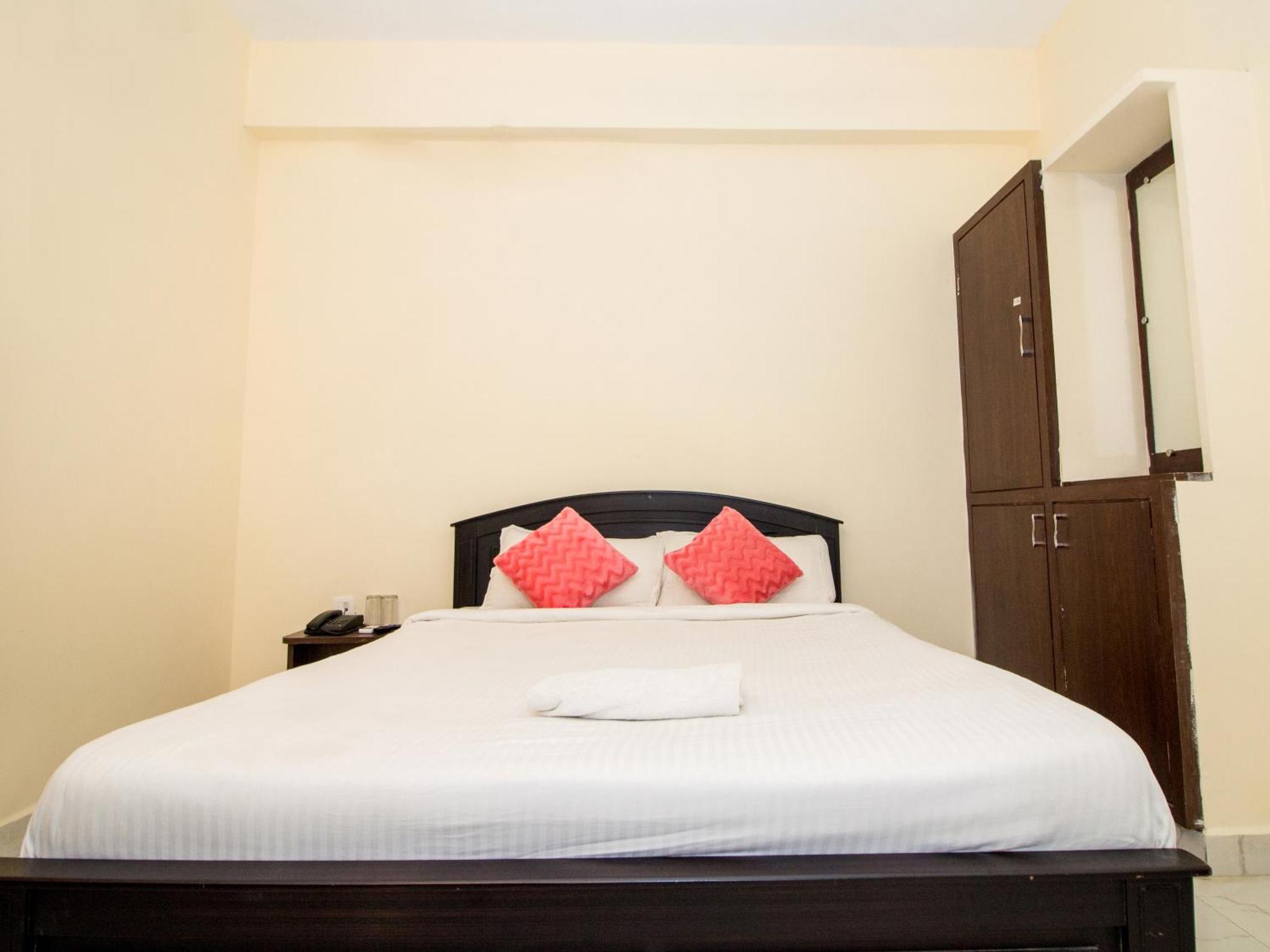 Pearl Suites Tirupati Exterior photo